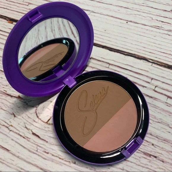 Bundle of Limited Edition MAC Selena Makeup - Picture 3 of 8